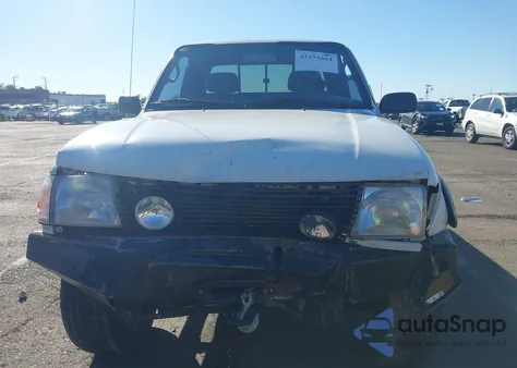 1999 Toyota Tacoma из США, поврежденный, VIN 4TAWN72N4XZ557069